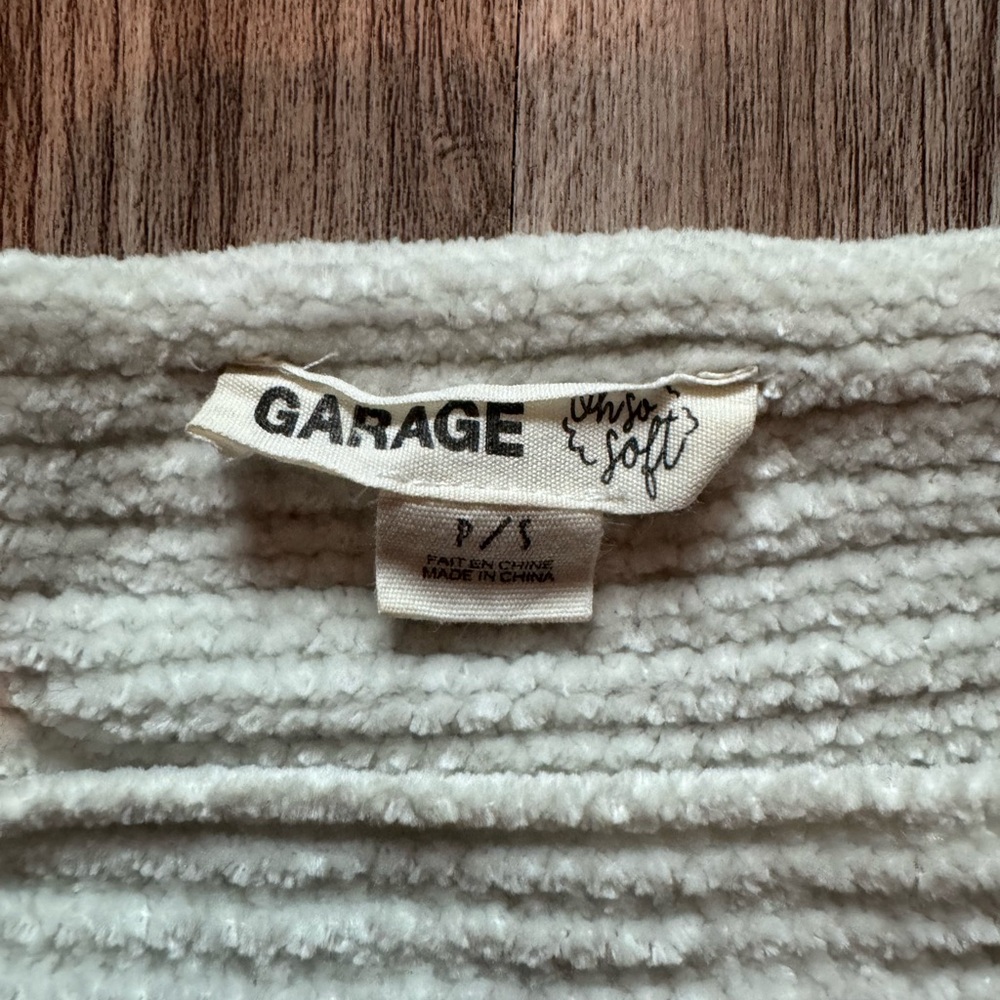 Garage Super Soft Ribbed Knit Sweater P/S - Picture 2 of 2